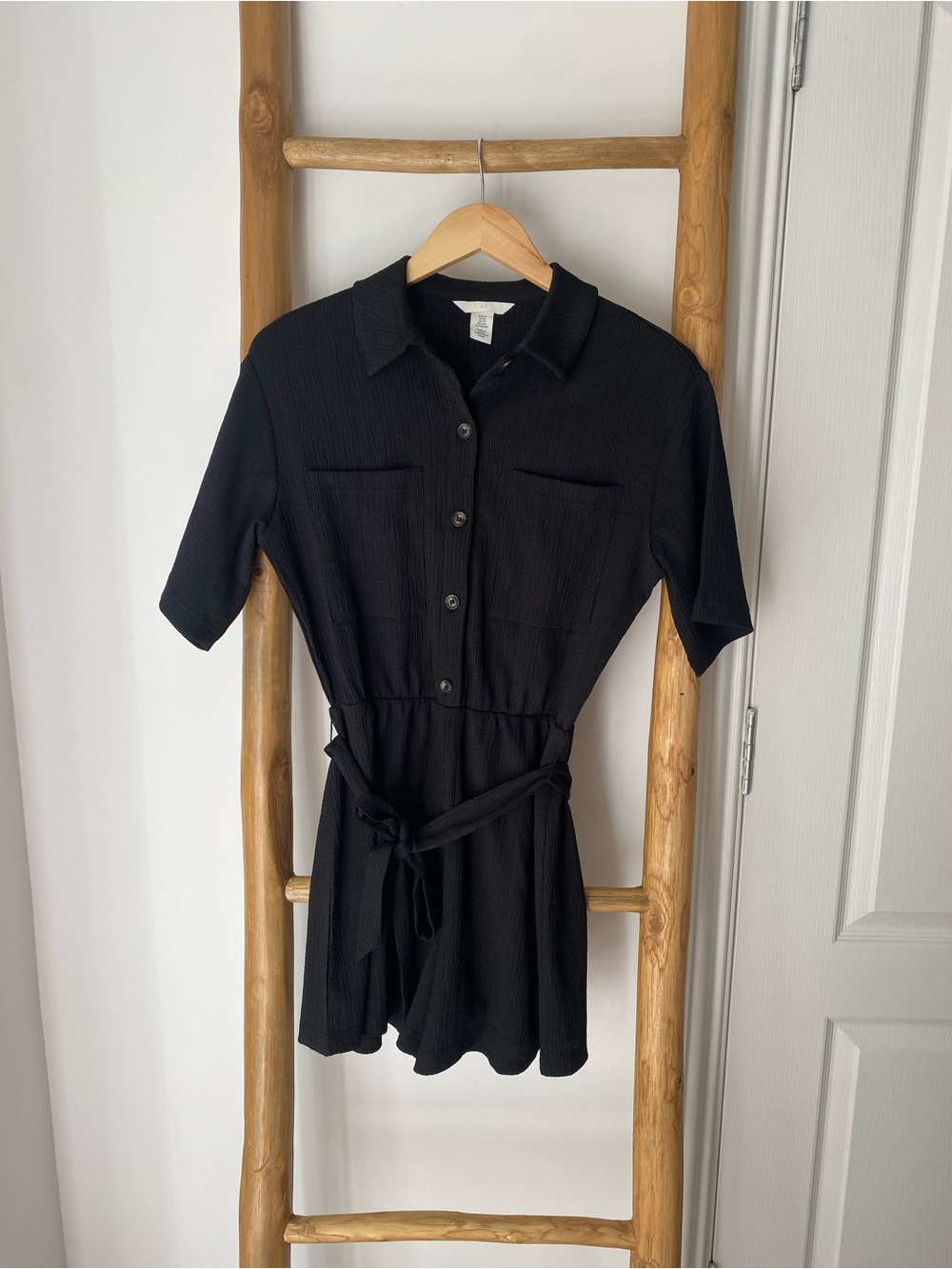 H&M Belted Utility Short Sleeve Romper Collar Ribbed Textured Fabric Sz XS Black